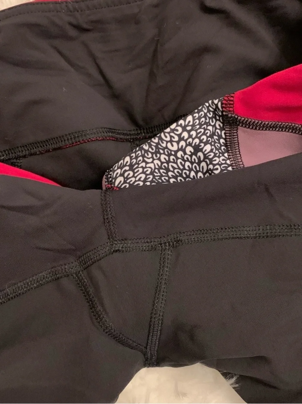 Lululemon Run: Inspire Crop ll 21” Fa14 Quilt 28 Bumble Berry Sz 6